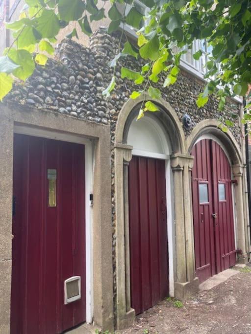 Central Medieval Grid Unique Home With Gated Parking Bury St. Edmunds Экстерьер фото